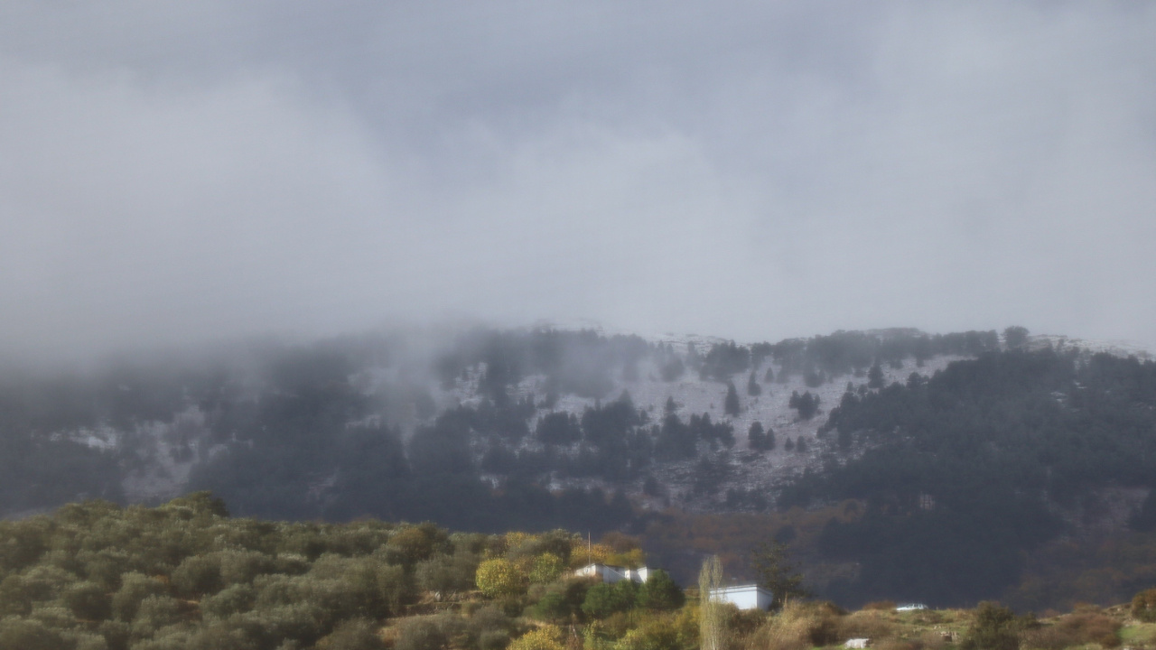 Aydın’da Madran Dağı’na yılın ilk karı düştü