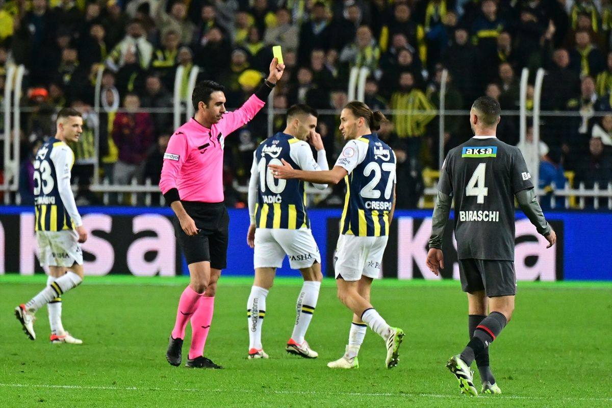 Fenerbahçe-Karagümrük maçının VAR kayıtları ortaya çıktı! Arda Kardeşler ile Hüseyin Göçek ne konuştu?