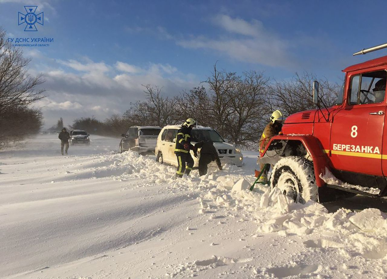 Ukrayna'da kar fırtınası sebebiyle 10 kişi hayatını kaybetti