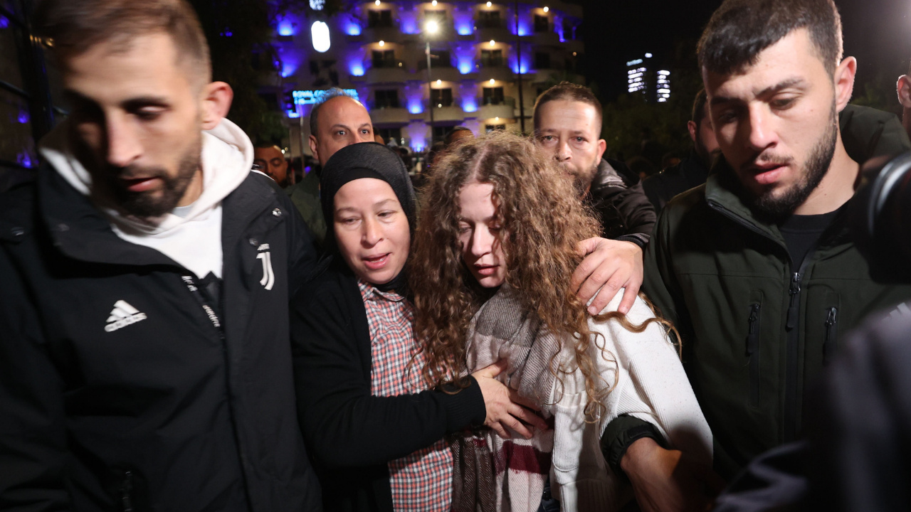 Filistin'in cesur kızı da serbest! 30 kadın ve çocuk İsrail hapishanelerinden bırakıldı
