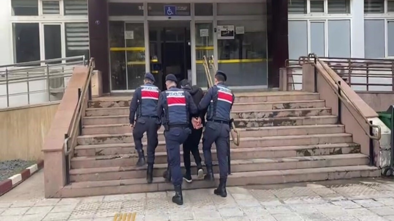 İzmir’de kasten adam öldürme suçundan aranan zanlı yakalandı