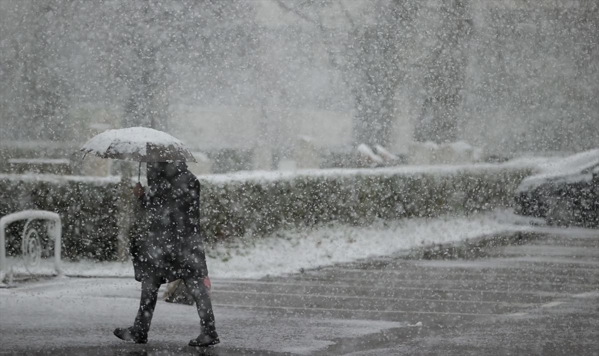 İstanbul'a kar ne zaman yağacak? Haritayı gören herkes heyecanlandı! Meteoroloji'den sağanak alarmı