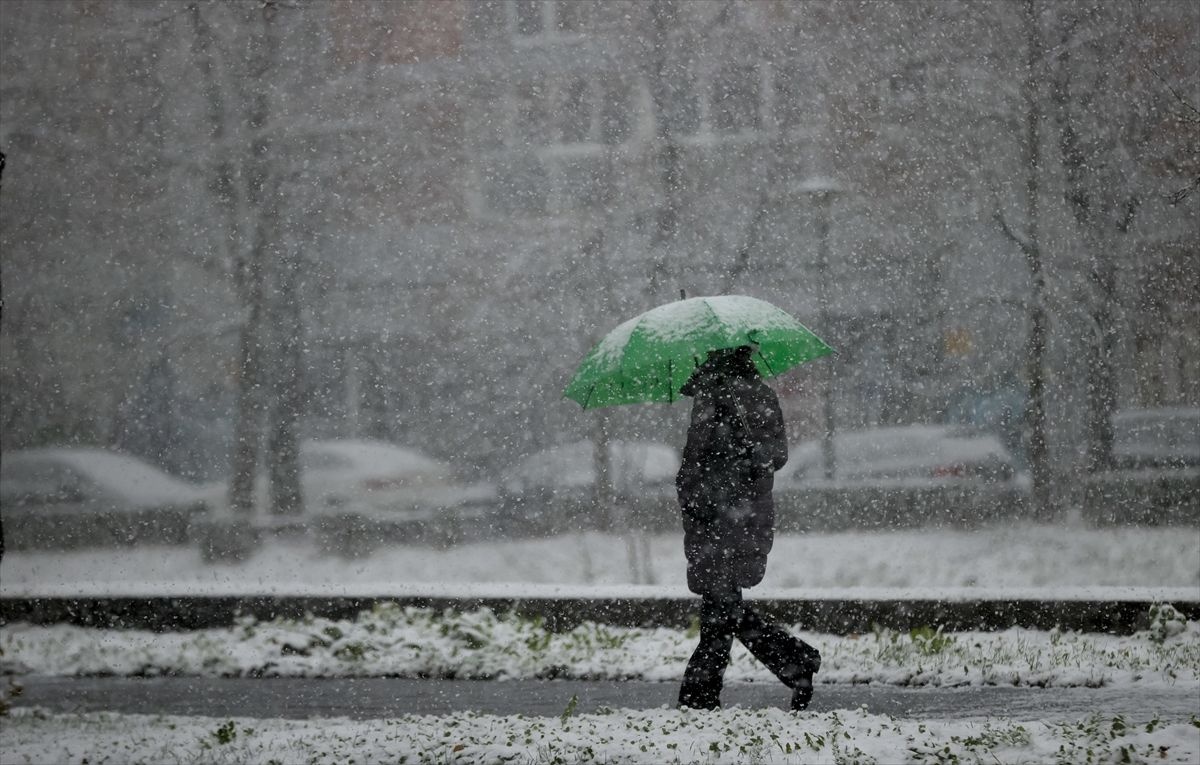 İstanbul'a kar ne zaman yağacak? Haritayı gören herkes heyecanlandı! Meteoroloji'den sağanak alarmı