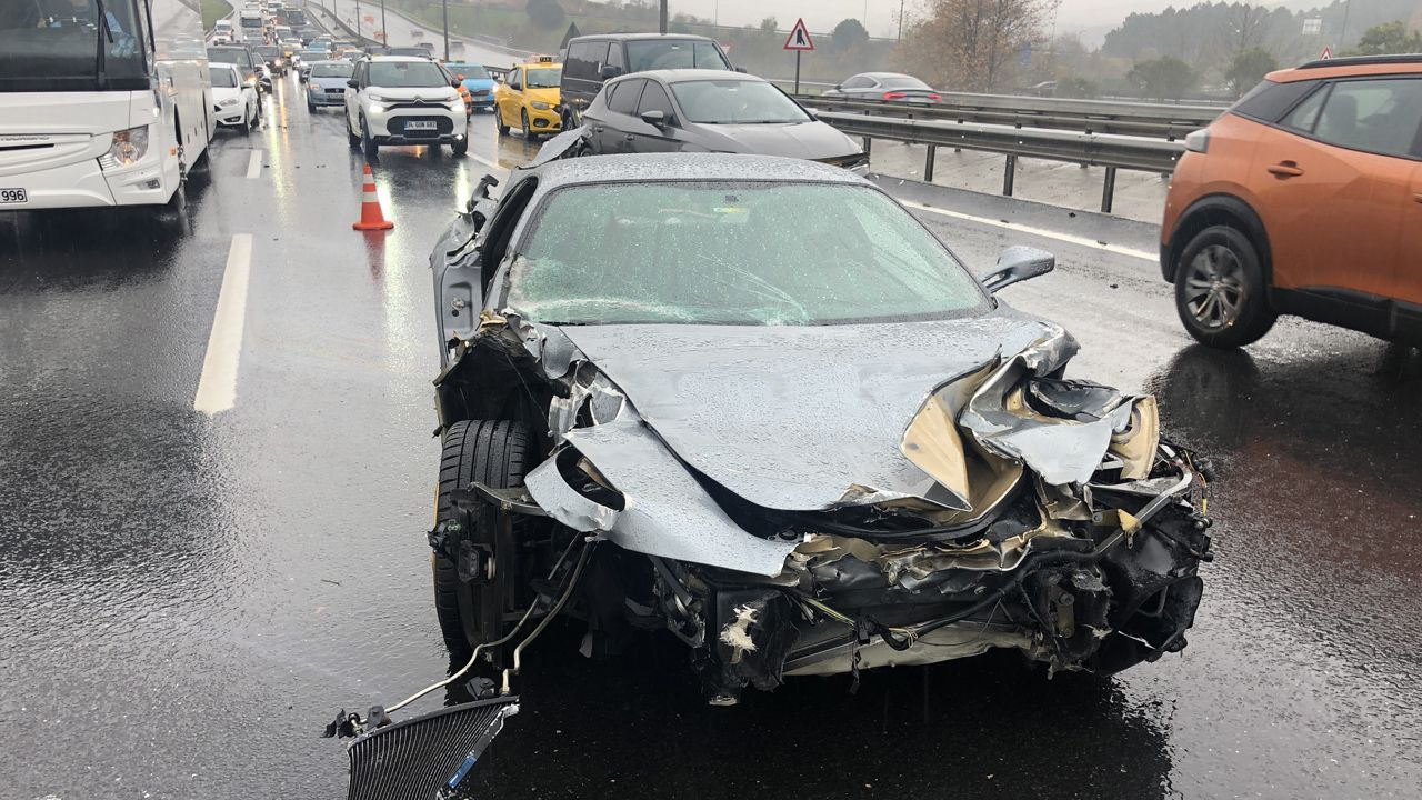 Ünlü iş adamı Sinan Urfalı, Ferrari ile feci kaza yaptı! 10 milyonluk araç pert oldu
