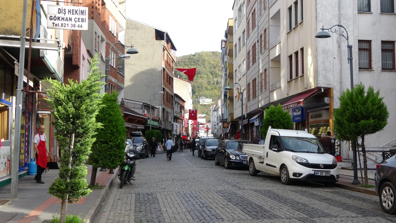 Trabzon'da Çarşıbaşı ilçesi hamsi kokuyor, vatandaşlar kokudan şikayetçi