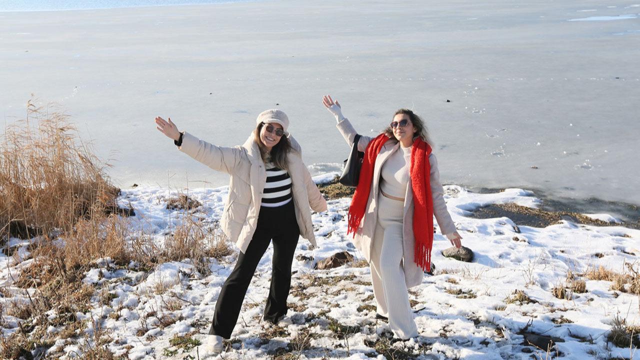 Soğuk hava, Çıldır Gölü yüzeyinin bir bölümünü dondurdu