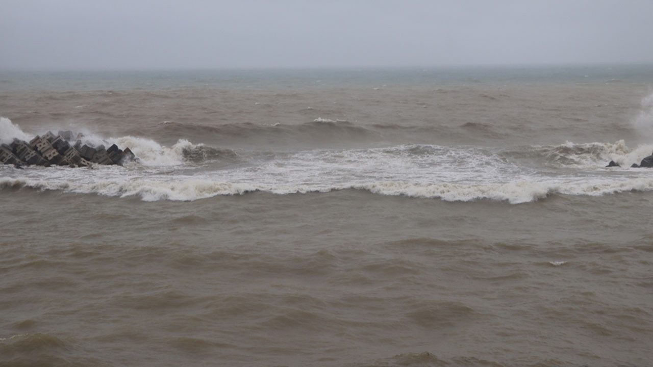 Balıkçılar kuvvetli rüzgar nedeniyle denize açılamadı!