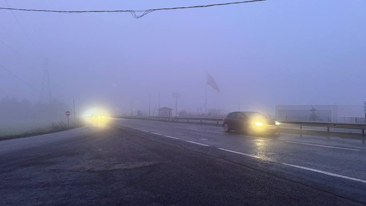 Süleymanpaşa'da yoğun sis sebebiyle trafik akışı yavaşladı
