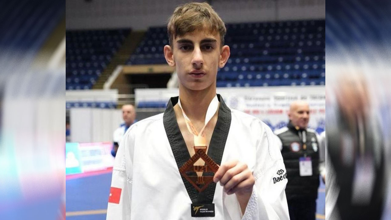 16 yaşındaki taekwondocu Avrupa’dan İzmir'e bronz madalya getirdi