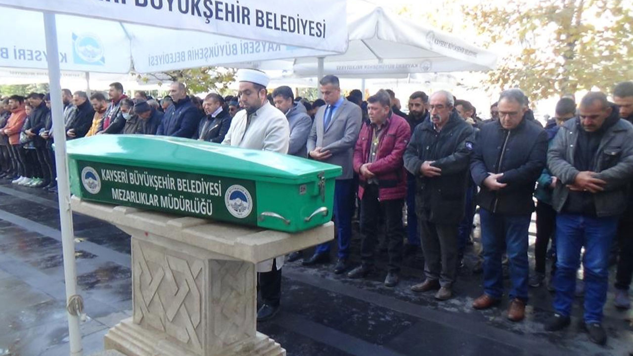 Bıçakla öldürülen 12 yaşındaki çocuk toprağa verildi!