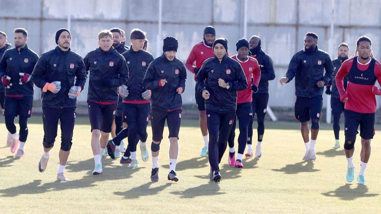Sivasspor'da Başakşehir maçı hazırlıkları başladı