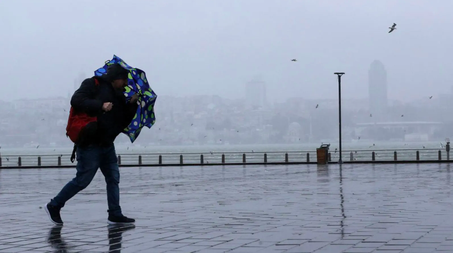Meteoroloji sarı kodla son dakika uyardı! Trakya'da fırtına İstanbul'da sel, yıldırım...