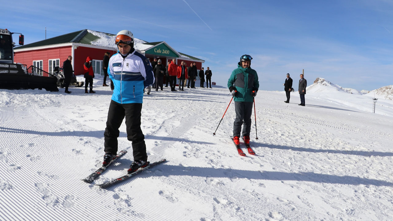 Erzincan'daki Ergan Dağı'nda kayak heyecanı başladı!
