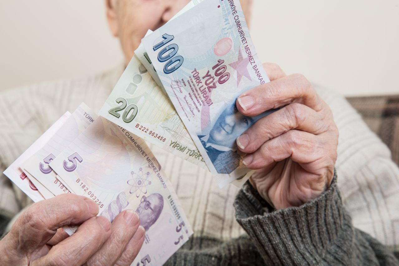 En düşük emekli aylığı belli oldu! Ocakta en düşü maaş 10 bin 459 lira olacak