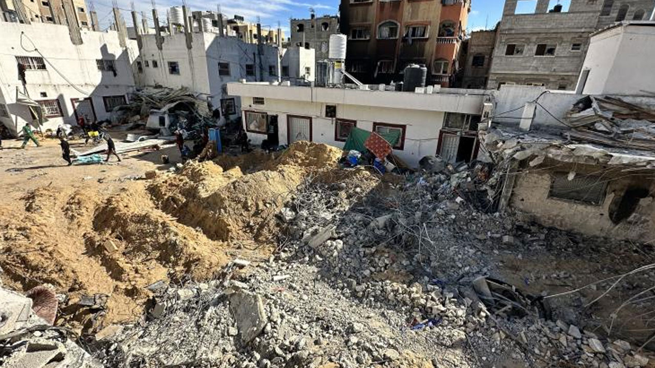 Filistinli gazeteci: İsrail güçleri onlarca kişiyi diri diri gömdü
