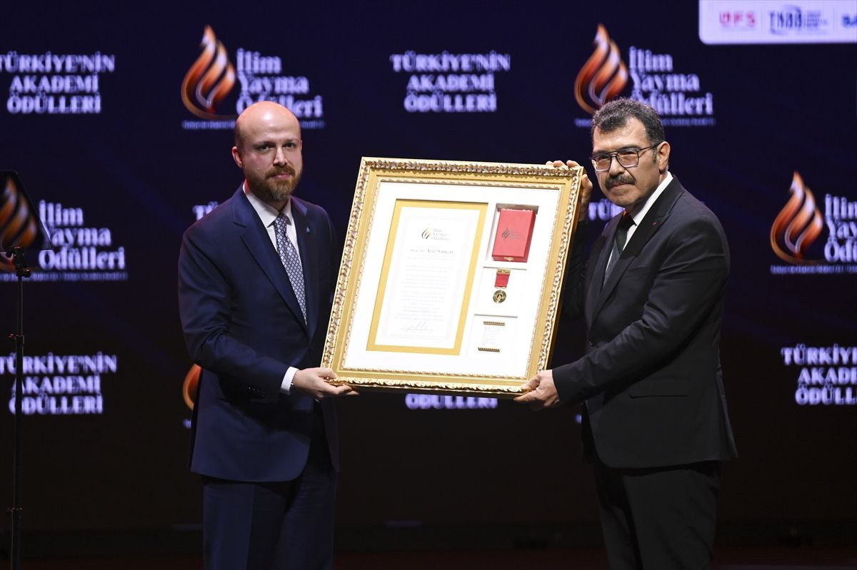 Bilal Erdoğan'dan Cumhurbaşkanı Erdoğan'a hediye! İlim Yayma Ödülleri sahiplerini buldu