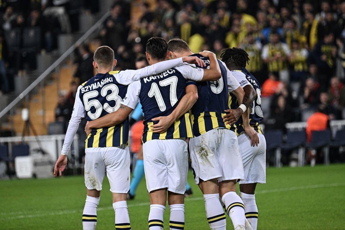 Fenerbahçe'nin UEFA Konferans Ligi'ni kazanma ihtimali açıklandı