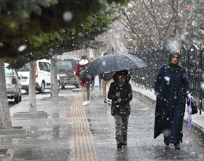 Dikkat, Meteoroloji birçok şehri uyardı: Kar yağışı bekleniyor! İstanbul, Ankara, İzmir...