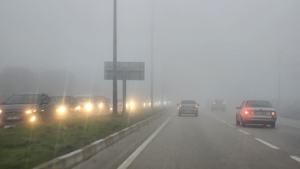 Bandırma’da yoğun sis etkili oluyor, sürücüler zor anlar yaşadı
