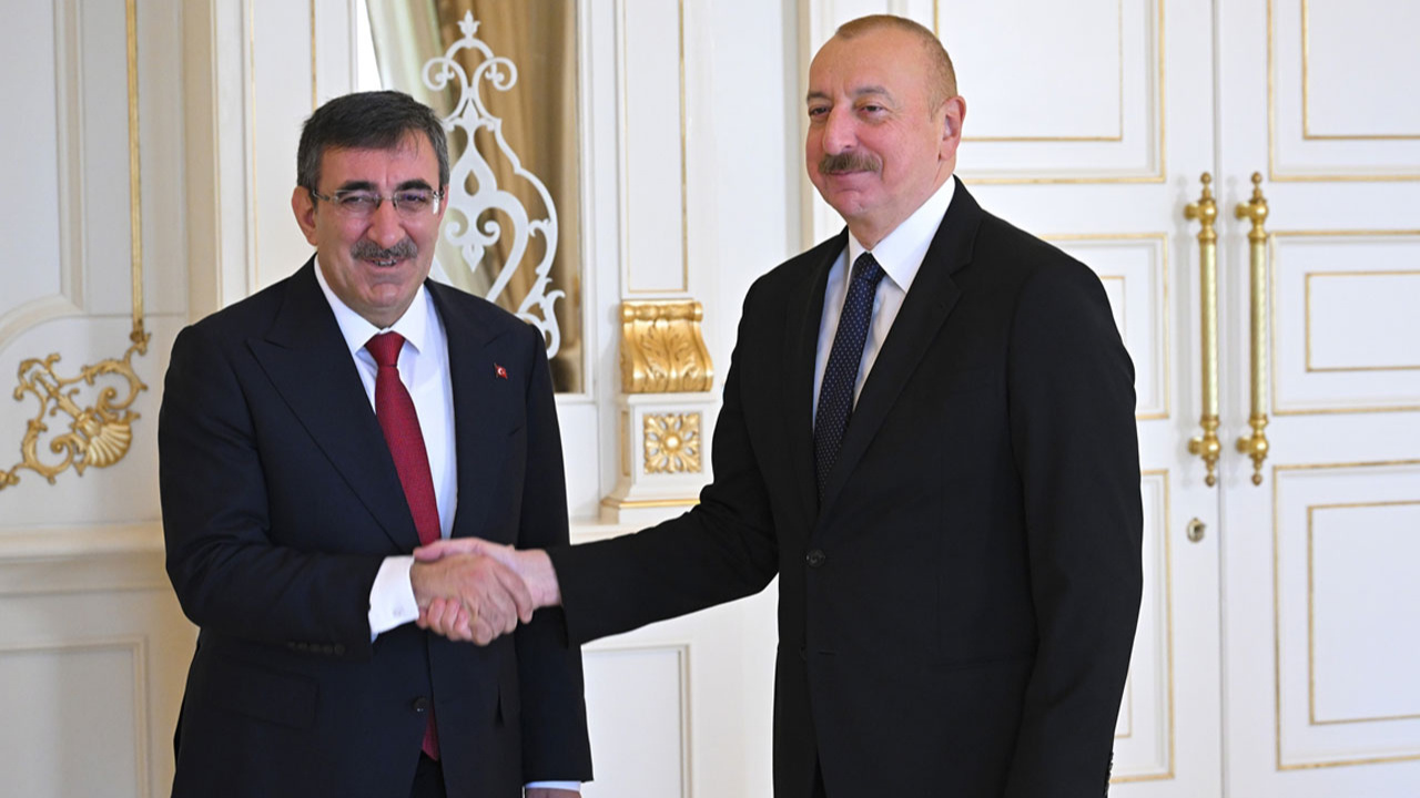 Azerbaycan Cumhurbaşkanı Aliyev, Cumhurbaşkanı Yardımcısı Cevdet Yılmaz'ı kabul etti