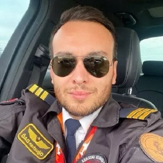 THY pilotu son yolcuğuna uğurlandı! Tabutunun üzerine üniformasını koydular