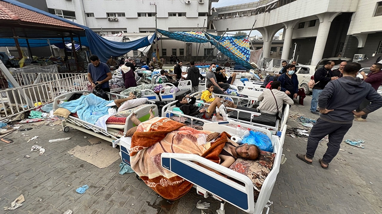 Irak, Gazze için 10 milyon litre akaryakıt yüklü gemi gönderdi