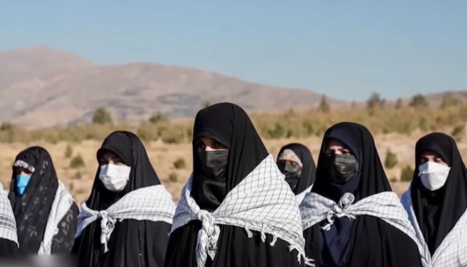 İran güzel kız casusları eğitip, İsrail askerlerine fuhuş tuzağı kurdu! Şok görüntüler yayınlandı