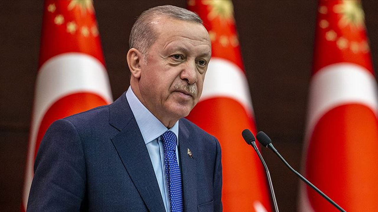 Cumhurbaşkanı Erdoğan, CHP Genel Başkanı Özgür Özel'den 50 bin lira manevi tazminat kazandı
