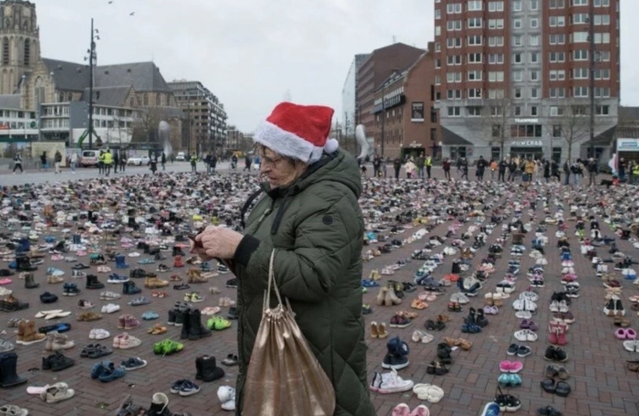 8 bin çift çocuk ayakkabısı bırakıldı! Hollanda Filistin'i unutmadı