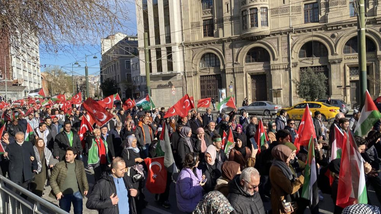 İstanbul'da şehitler ve Filistin için binlerce kişi yürüdü!