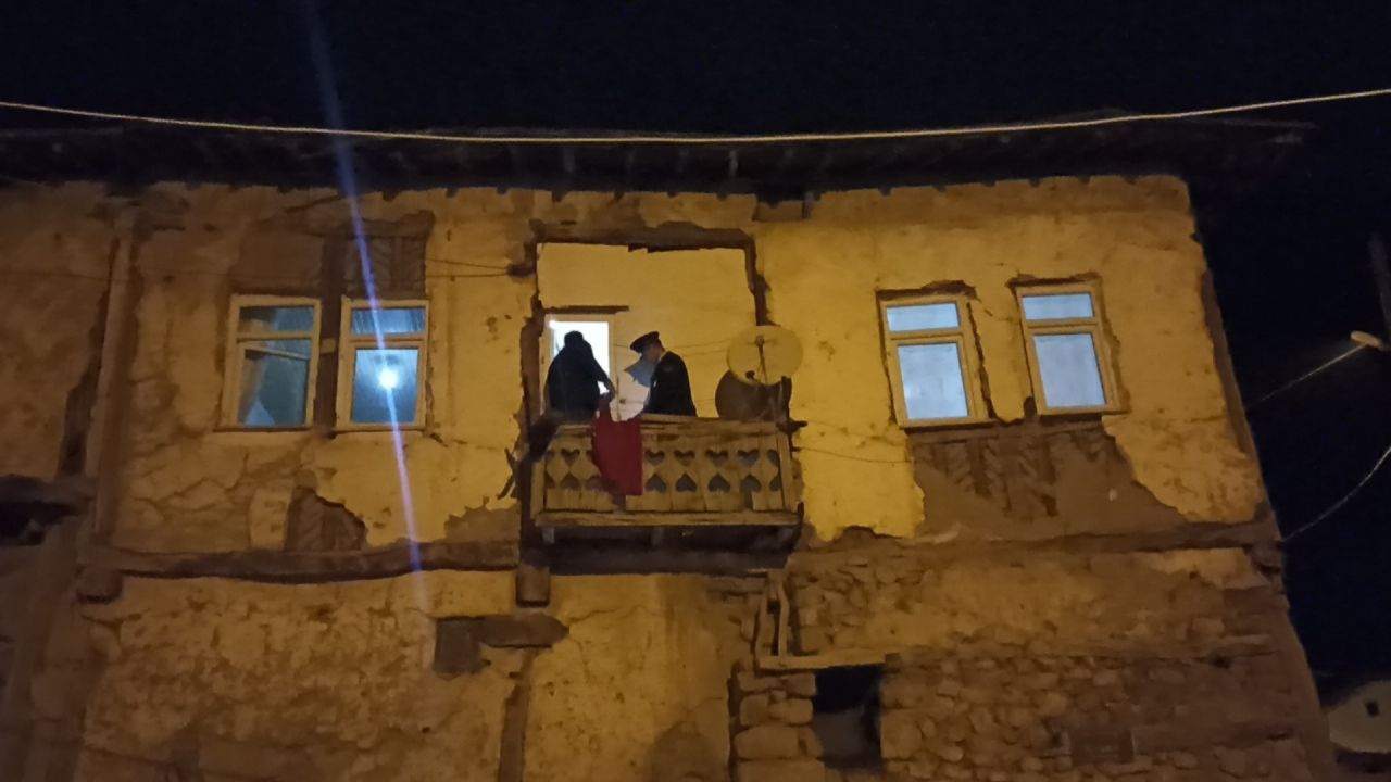 Bakan Mahinur Göktaş talimat verdi! Şehit Yasin Karaca'nın baba evi yeniden inşa edilecek