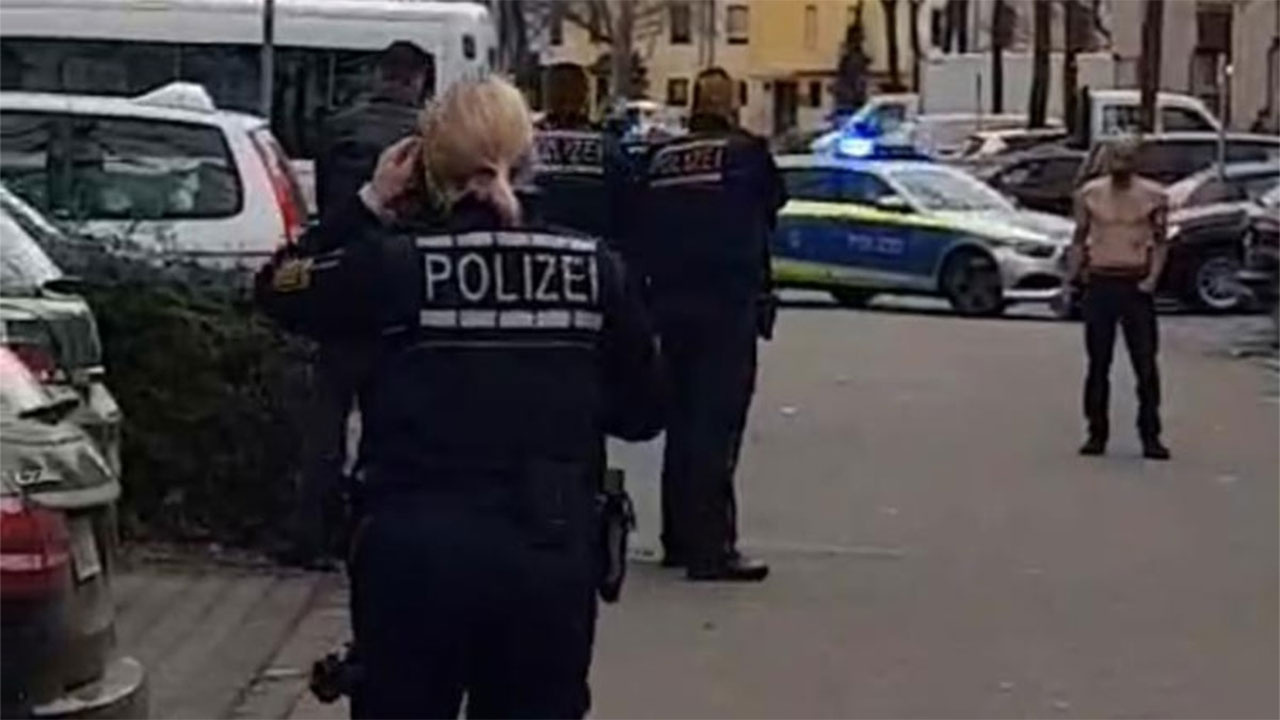 Almanya’da polis, bir Türk’ü sokak ortasında ailesinin gözleri önünde vurarak öldürdü