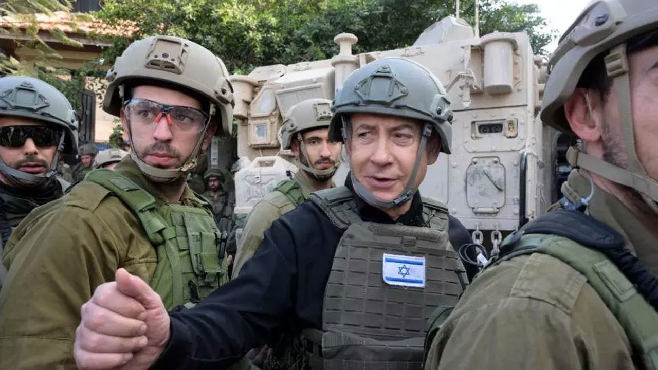 Netanyahu Gazze'de askerleri ziyaret etti! Orduya söz verdi