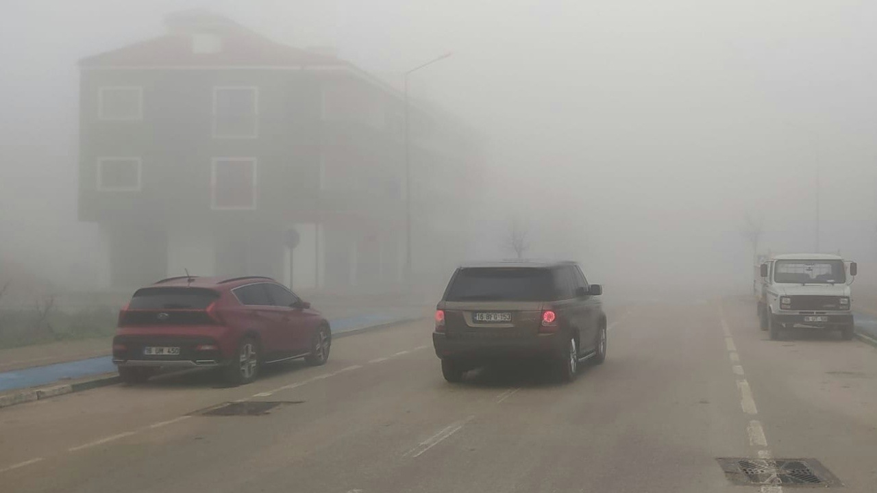 Bursa’da sis etkili oldu, sürücüler zor anlar yaşadı