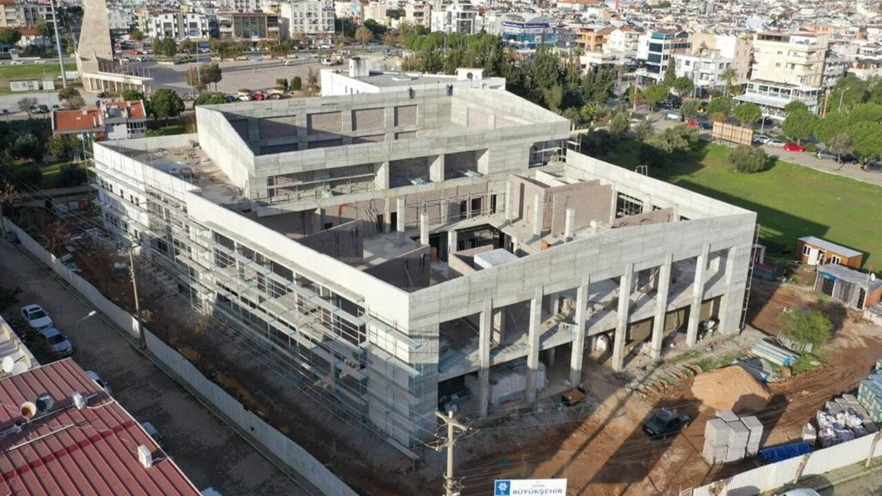 Didim'de Kültür Merkezi inşaatı devam ediyor