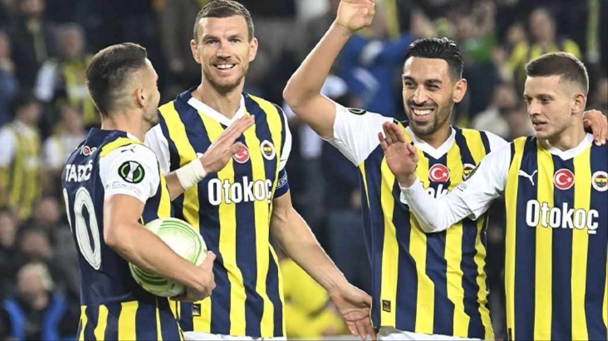 Atatürk kararı sonrası harekete geçen Fenerbahçeli yıldızlardan art arda paylaşımlar