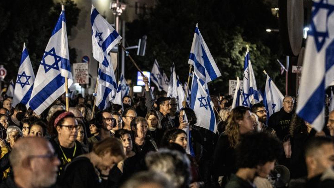 Netanyahu karşıtları Tel Aviv’de erken seçim talebi ile gösteri düzenledi