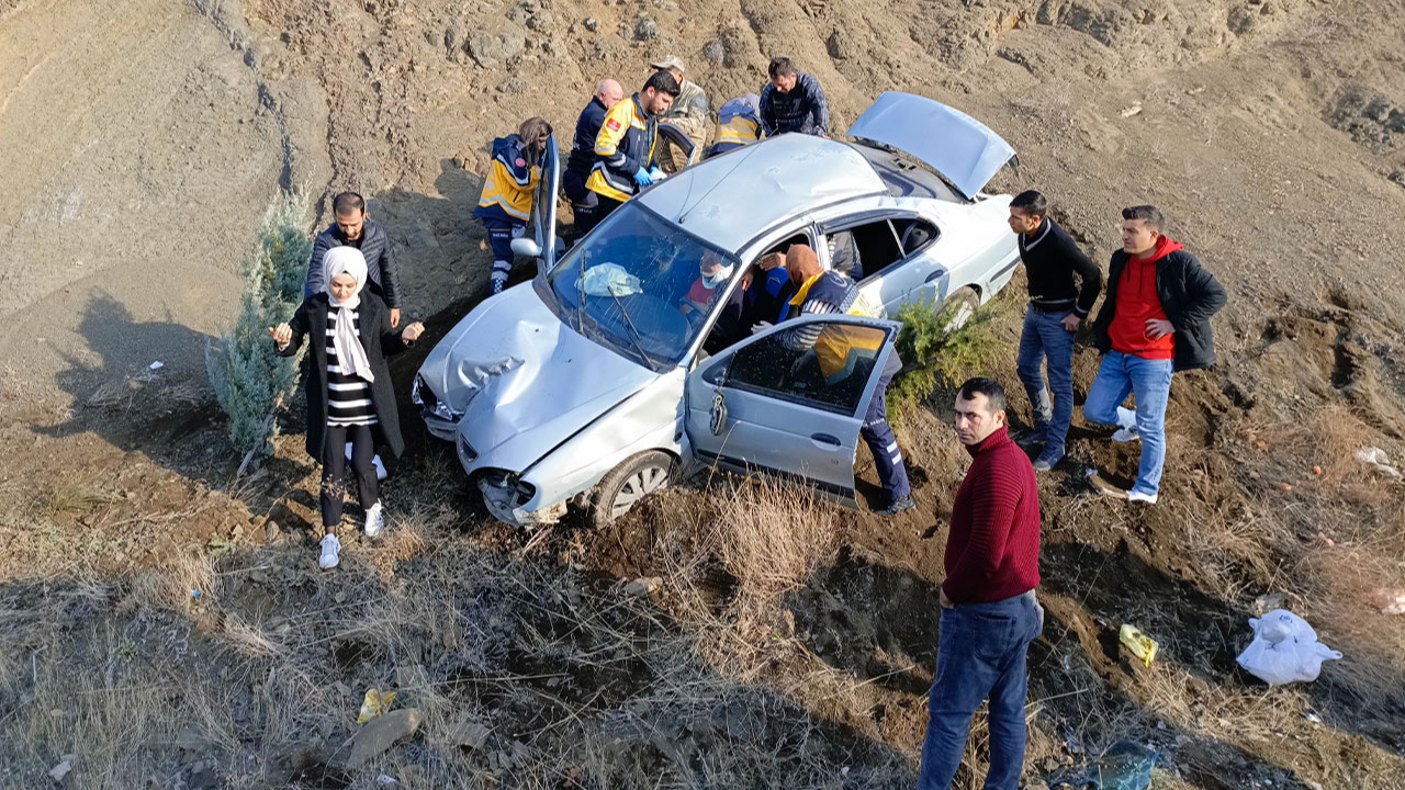 Yozgat'ta otomobil devrildi 5 kişi yaralandı!