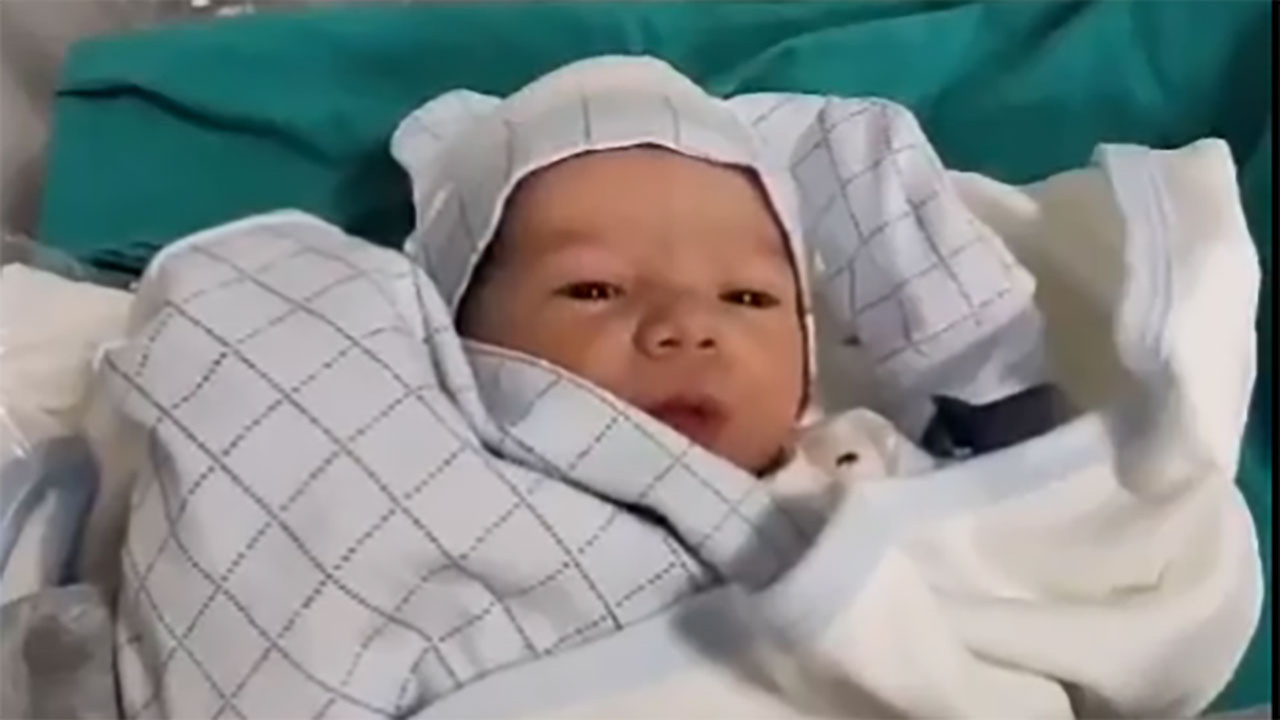 Yeni yılın ilk bebeği Hatay'da dünyaya geldi! Sağlık Bakanı Koca açıkladı