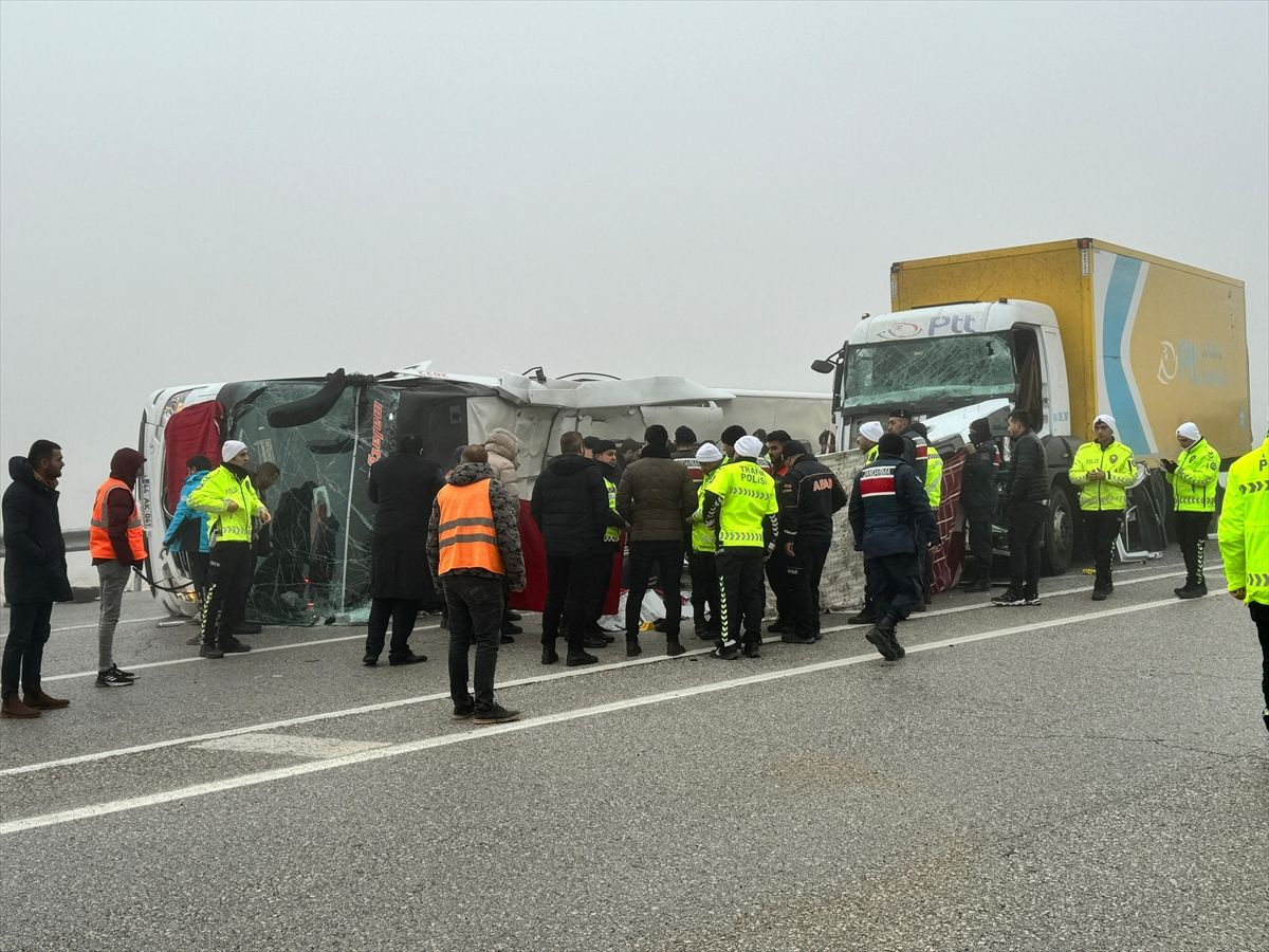 Malatya'da kahreden kaza! Yolcu otobüsü devrildi: Çok sayıda ölü ve yaralı var