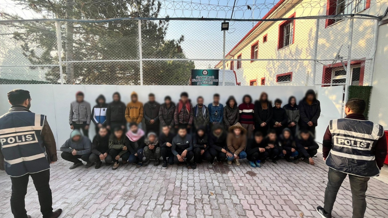 Konya'da 35 düzensiz göçmen yakalandı