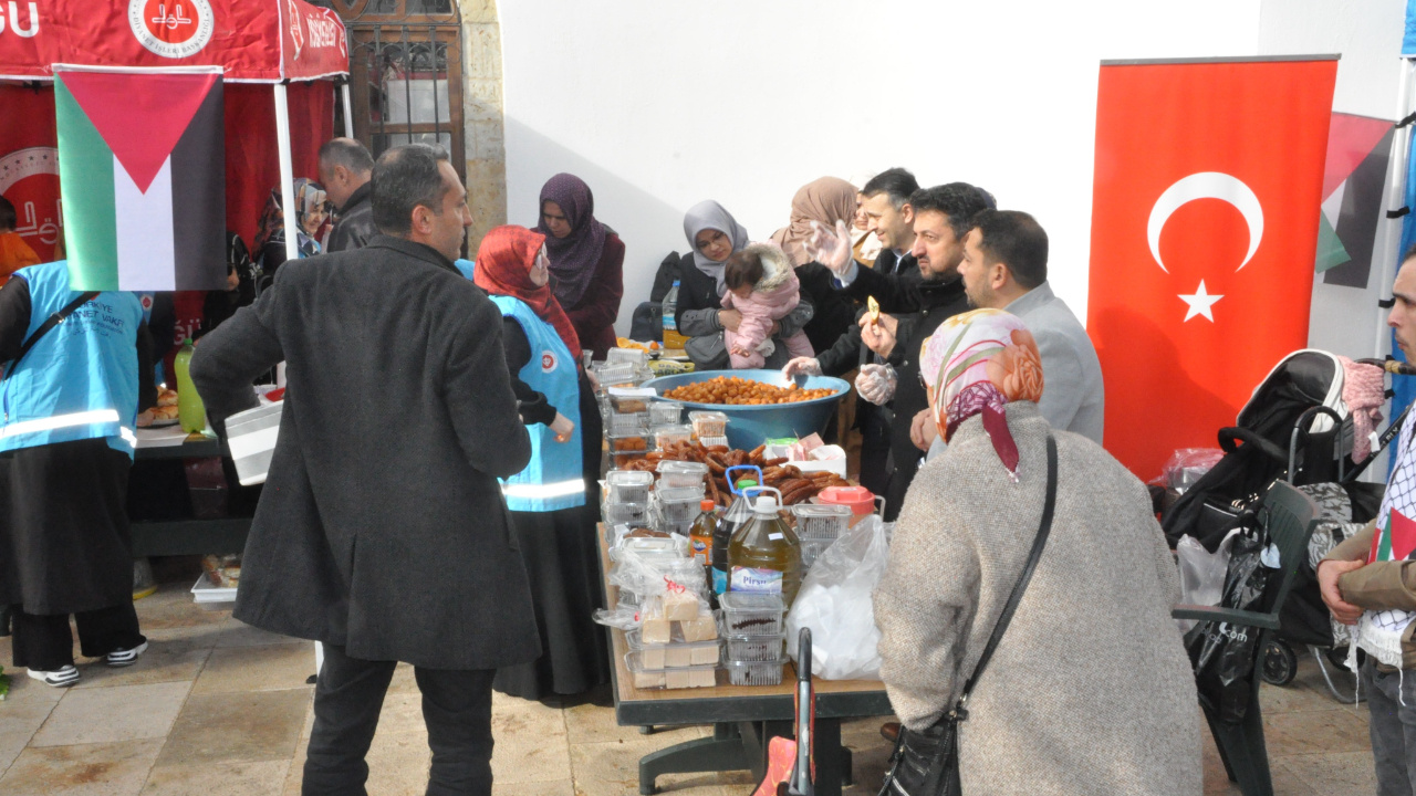 Muğla’da Gazze’ye destek pazarı açıldı
