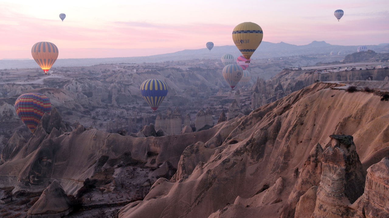 Kapadokya'da geçen yıl 615 binden fazla turist balon turuna katıldı