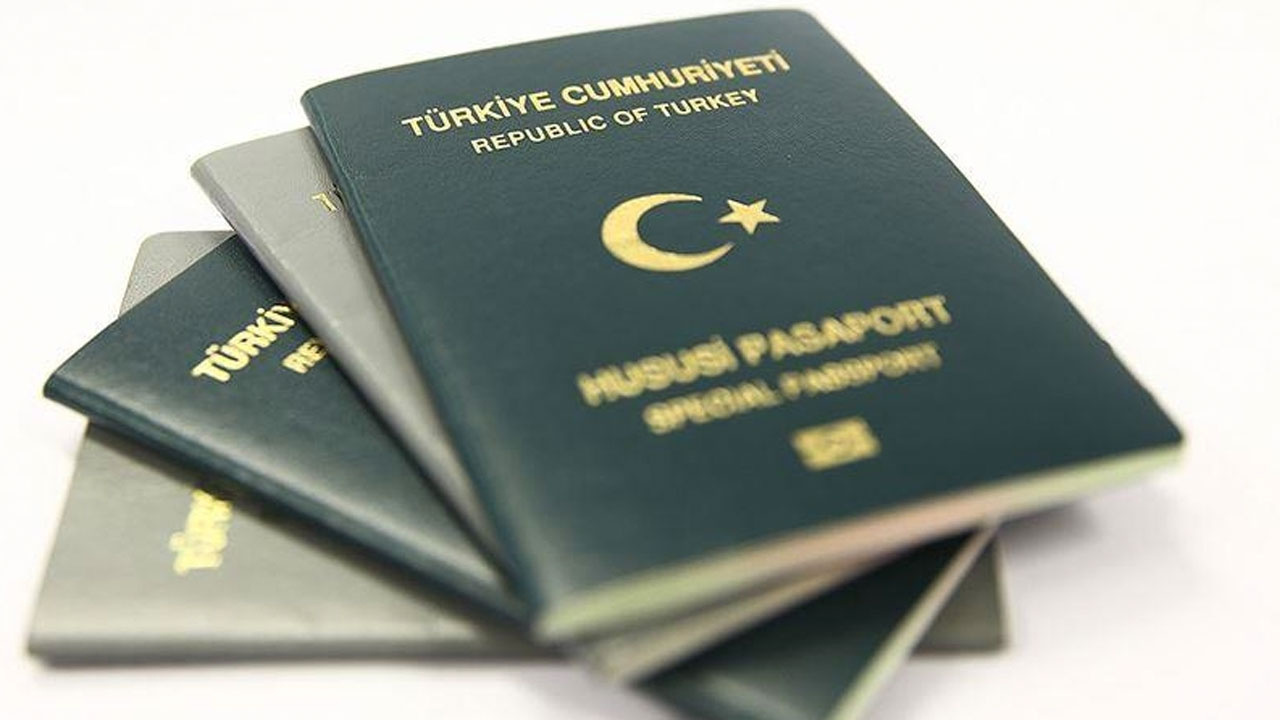 MHP'li Özdemir'den basın mensuplarına yeşil pasaport verilmesi için yasa teklifi