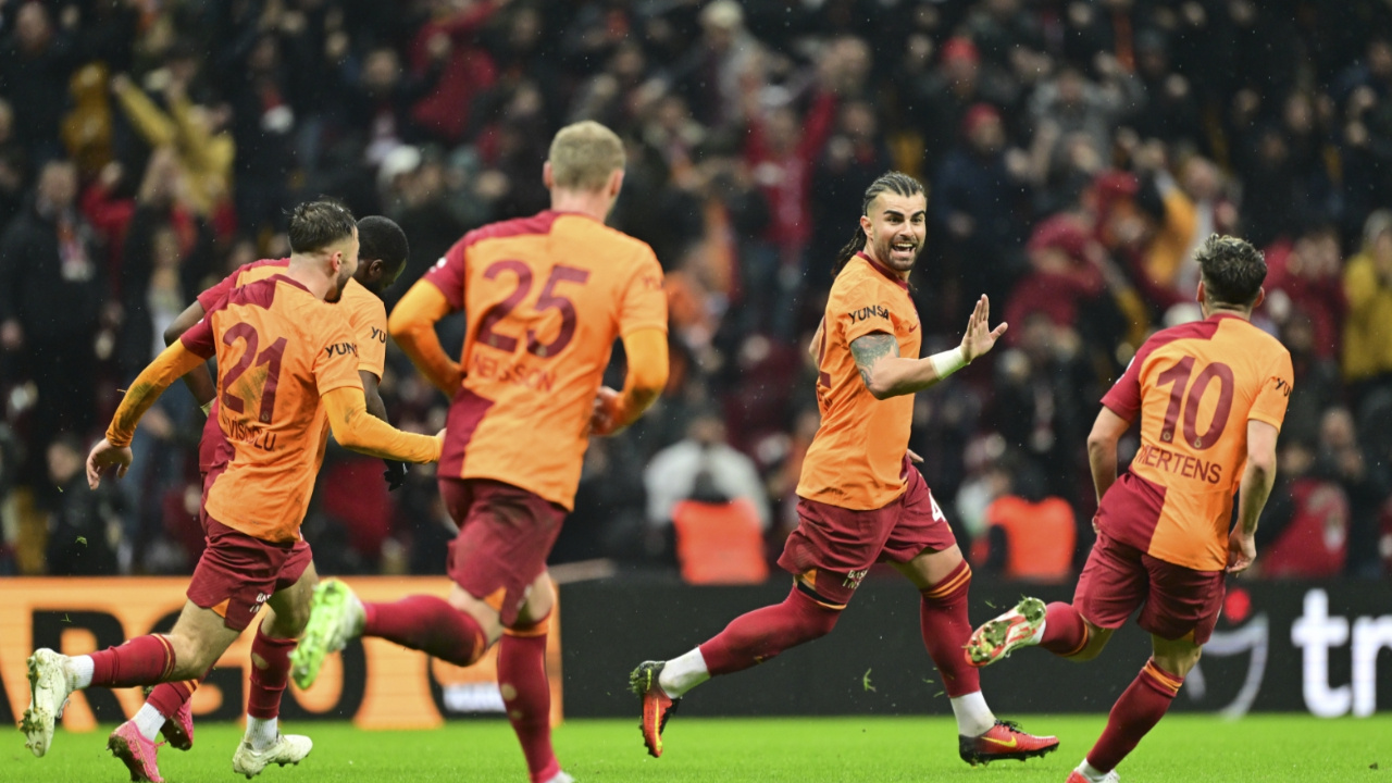 Galatasaray ikinci yarıda açıldı, Konyaspor'u 3-0'la geçti