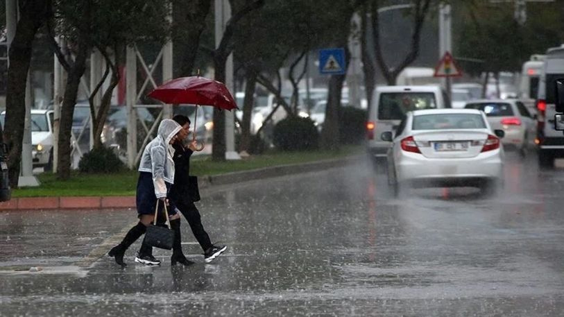 İstanbul Valiliğinden fırtına uyarısı, meteorolojiden 17 il için sarı kod uyarısı yapıldı