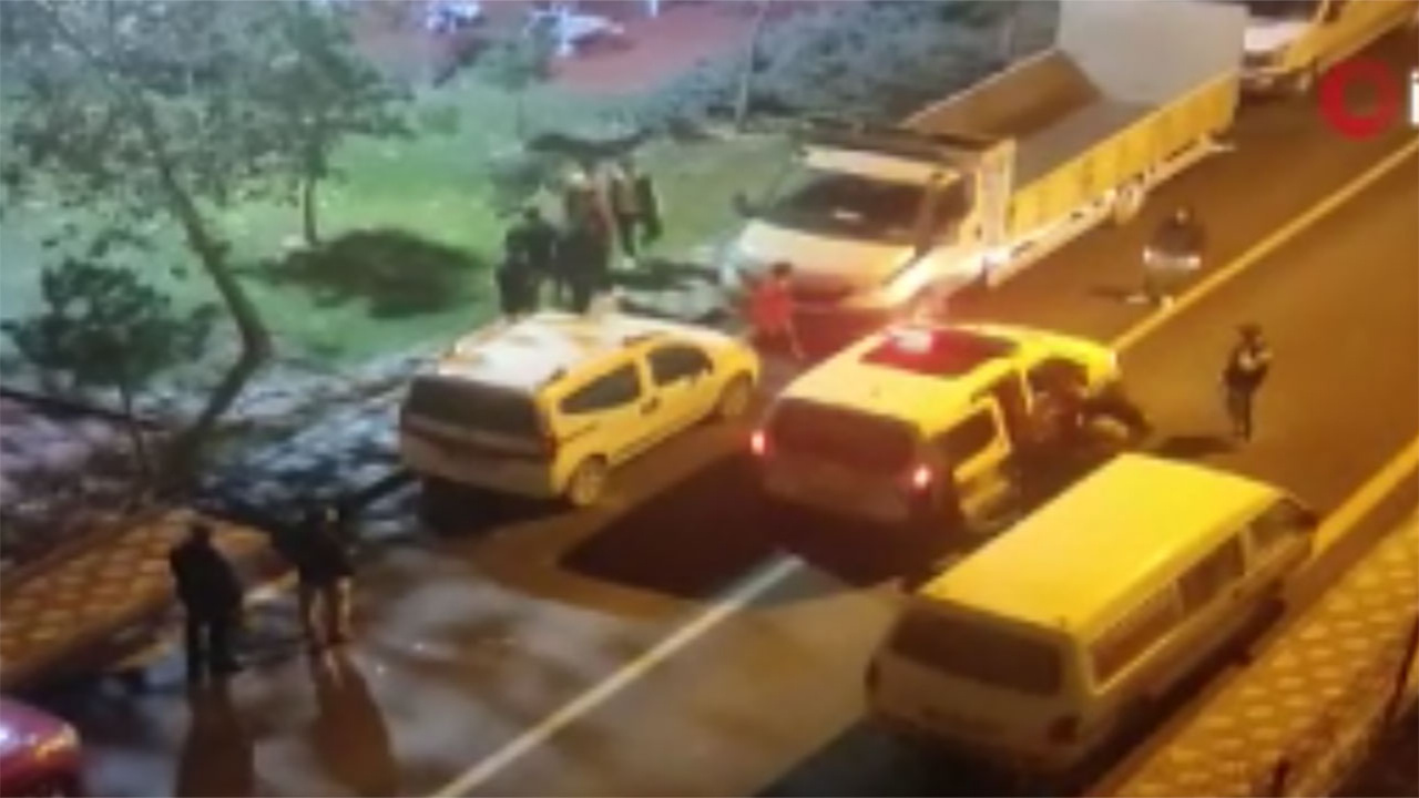  Ankara’da çevreye rahatsızlık veren grup ile polis arasında arbede çıktı