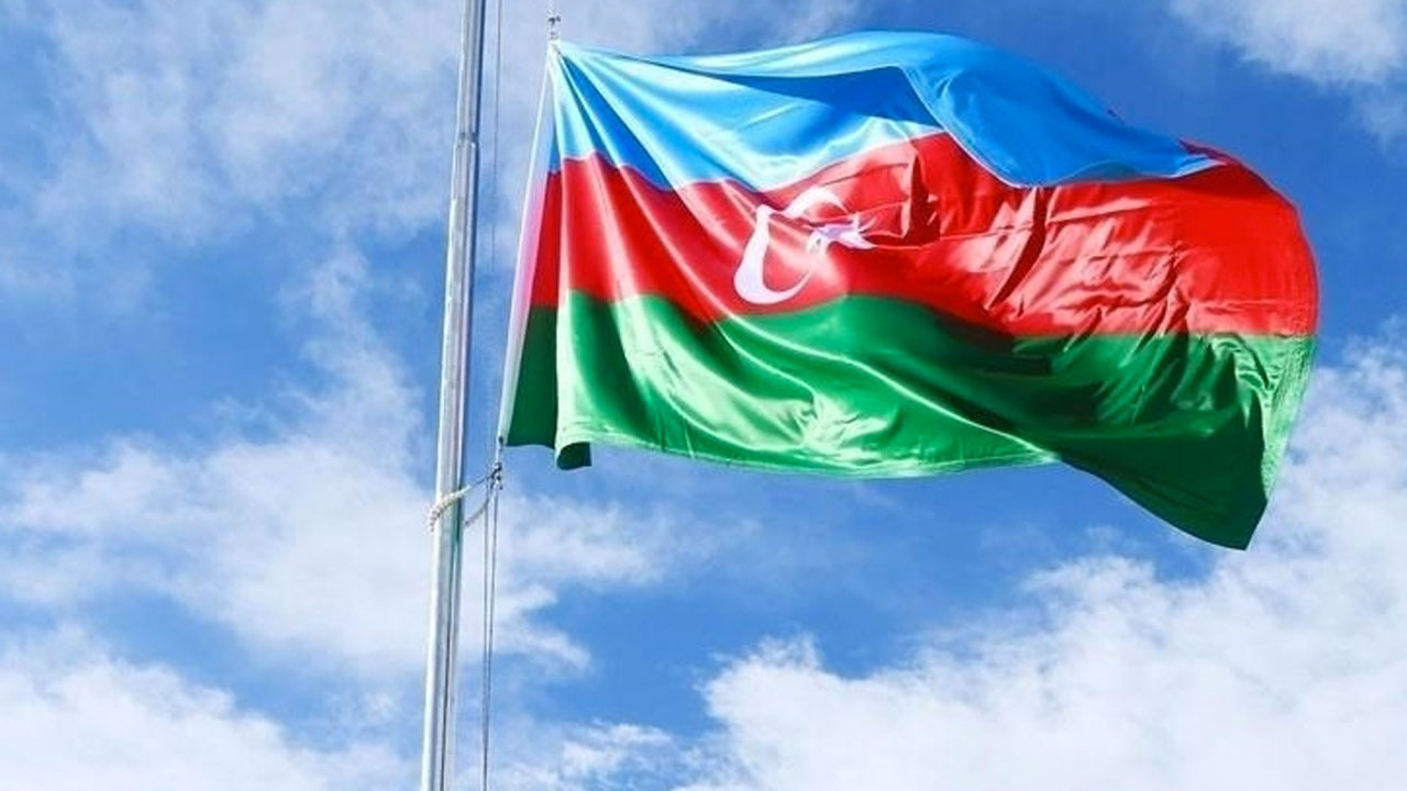 Azerbaycan'da yapılacak erken cumhurbaşkanı seçiminde 7 adayın ismi kesinleşti