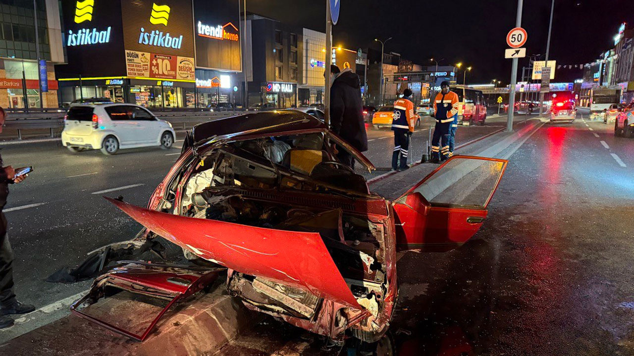 İstanbul'da feci kaza! Otomobilin haline bakın