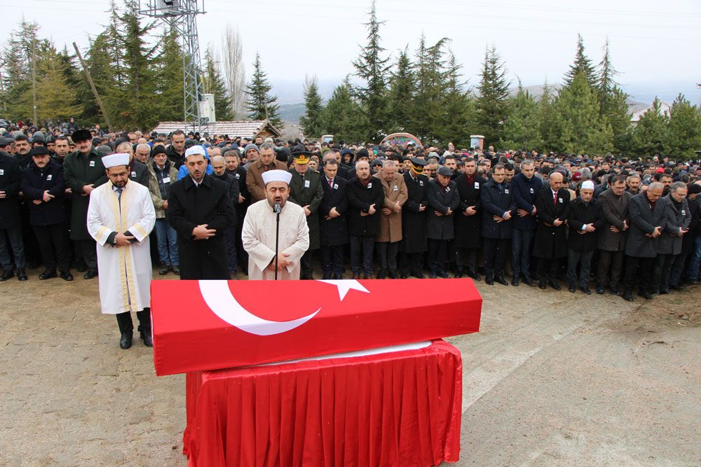 Kahreden veda! Şehidin annesi: “Peygamber efendimize komşu oldun oğlum”